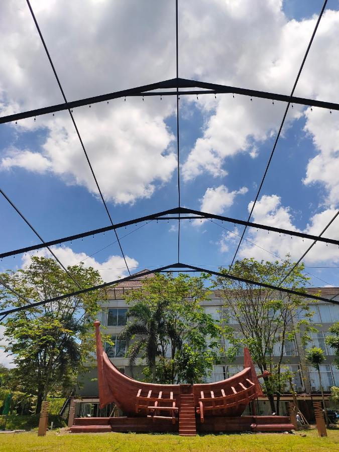 Ramada By Wyndham Yogyakarta Hotel Sleman  Eksteriør billede
